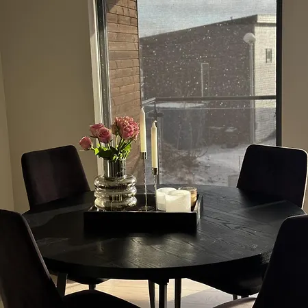 בית נופש Modern House In Leknes, Free Parking לקנס