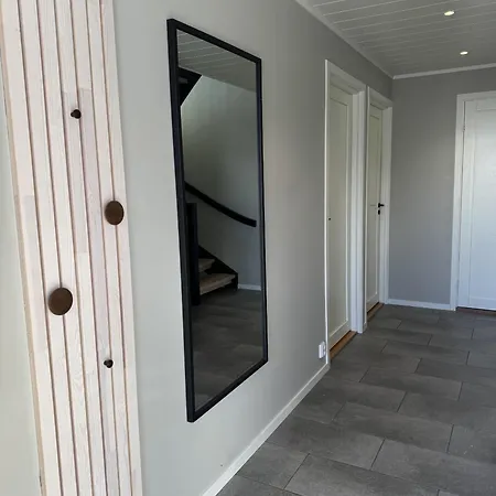 Modern House In Leknes, Free Parking * לקנס