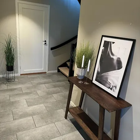 Modern House In Leknes, Free Parking בית נופש לקנס