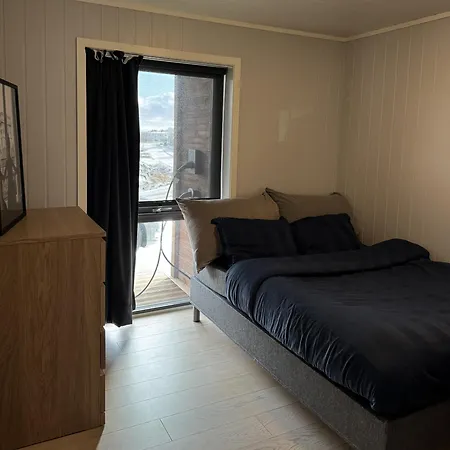 Modern House In Leknes, Free Parking בית נופש